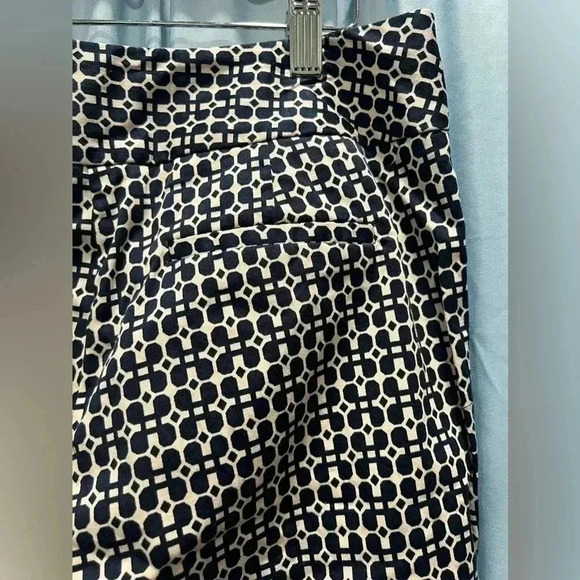 Women's Chain Print Ankle Pants Black & White​​ - Picture 4 of 8